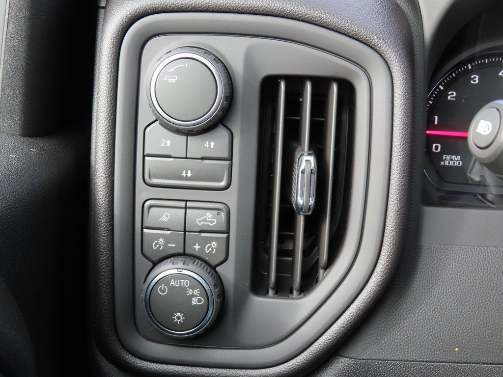 2026 Chevrolet Silverado 2500HD Custom