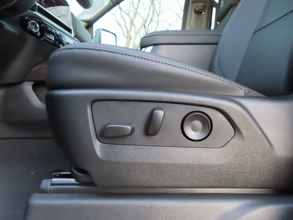 2025 Chevrolet Silverado 2500HD LTZ BLACK WIDOW