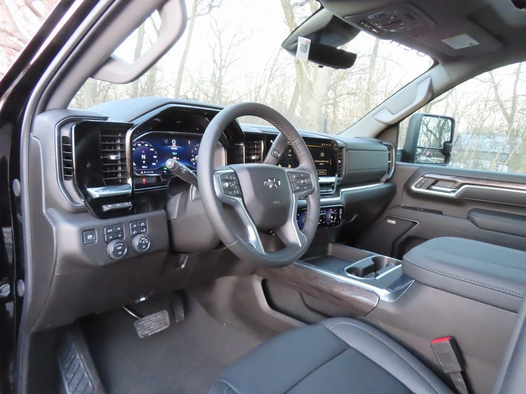 2025 Chevrolet Silverado 2500HD LTZ BLACK WIDOW