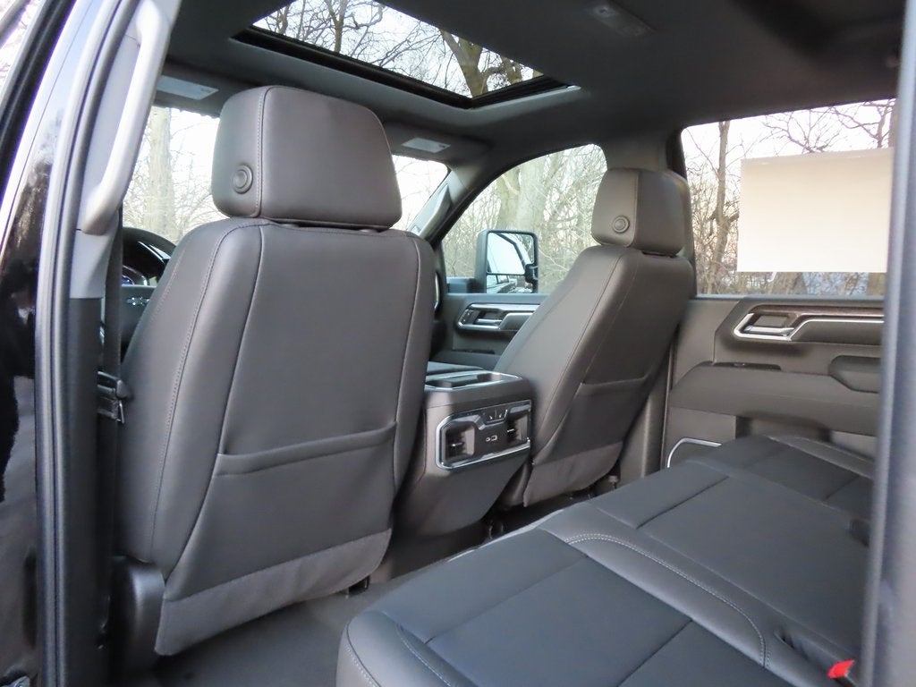 2025 Chevrolet Silverado 2500HD LTZ BLACK WIDOW