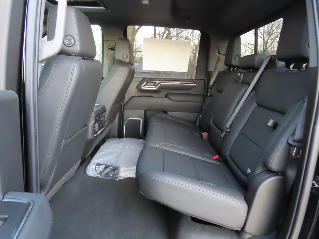 2025 Chevrolet Silverado 2500HD LTZ BLACK WIDOW