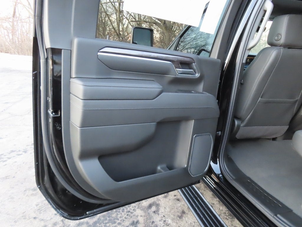 2025 Chevrolet Silverado 2500HD LTZ BLACK WIDOW