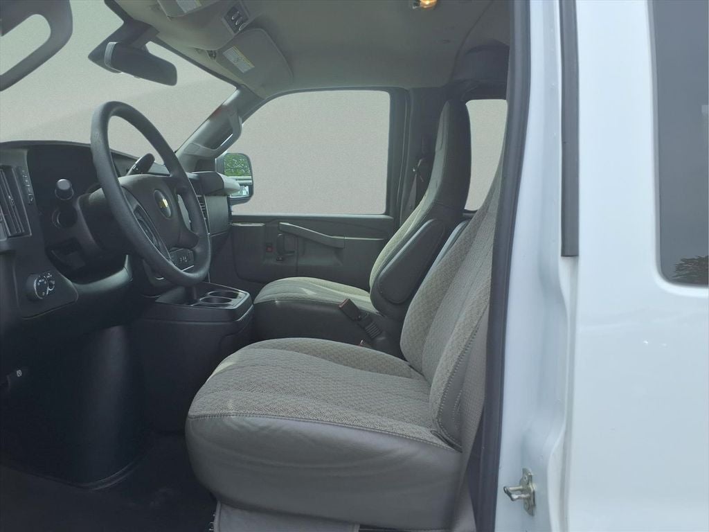 2024 Chevrolet Express 3500 LT Passenger