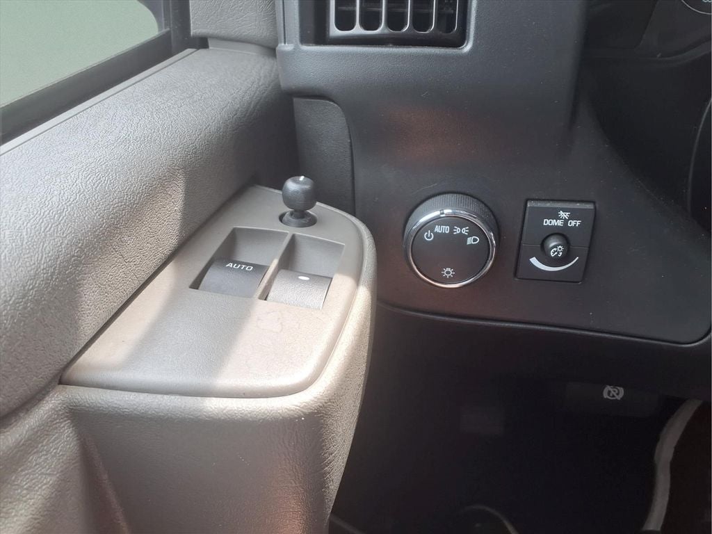 2024 Chevrolet Express 3500 LT Passenger