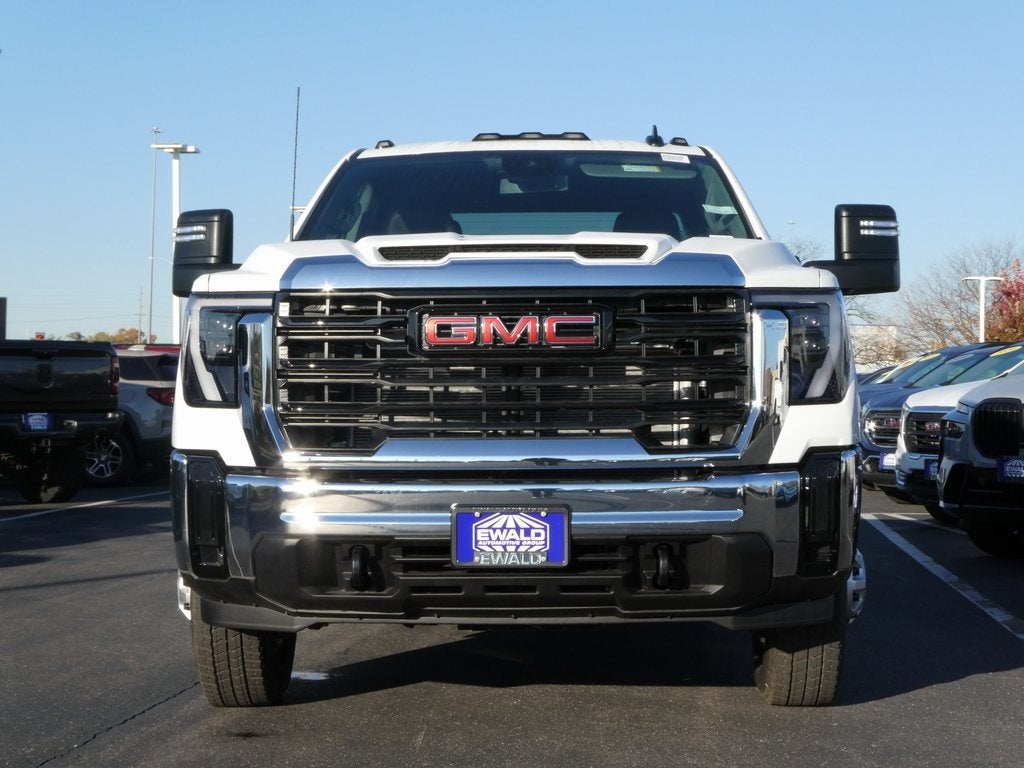 2025 GMC Sierra 3500HD Pro