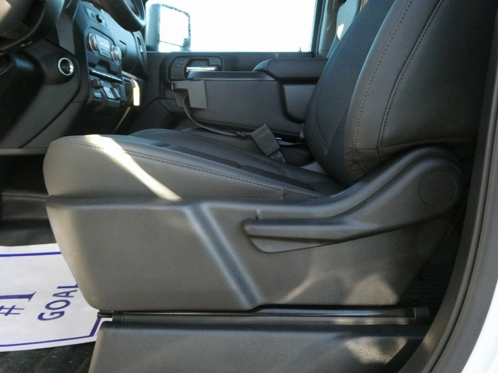 2025 GMC Sierra 3500HD Pro