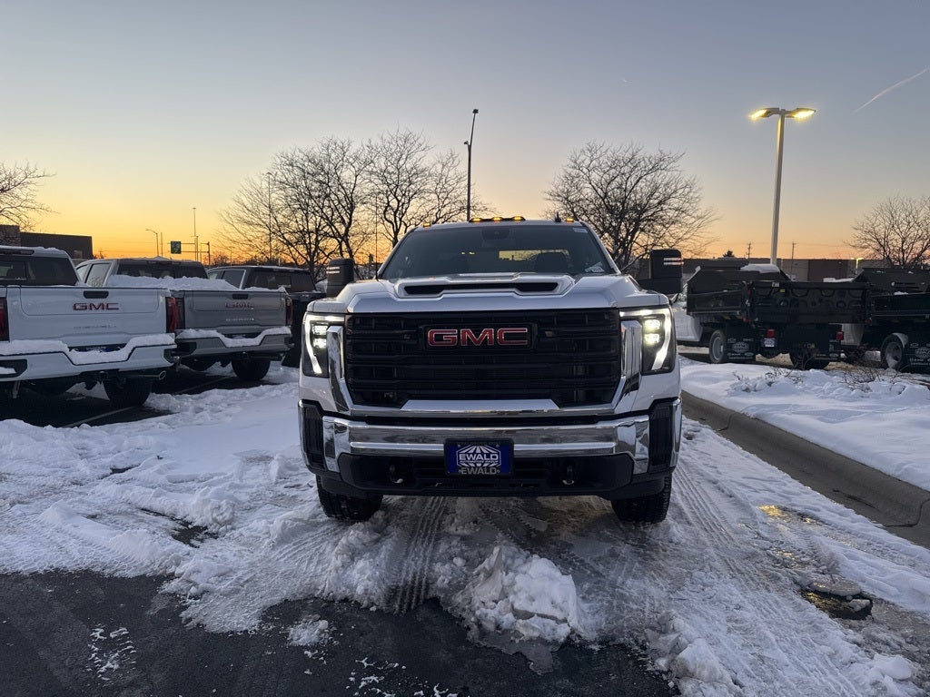 2025 GMC Sierra 3500HD Pro