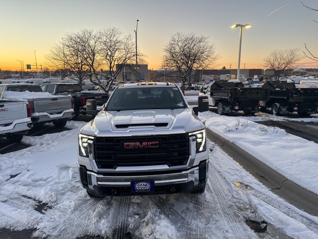 2025 GMC Sierra 3500HD Pro