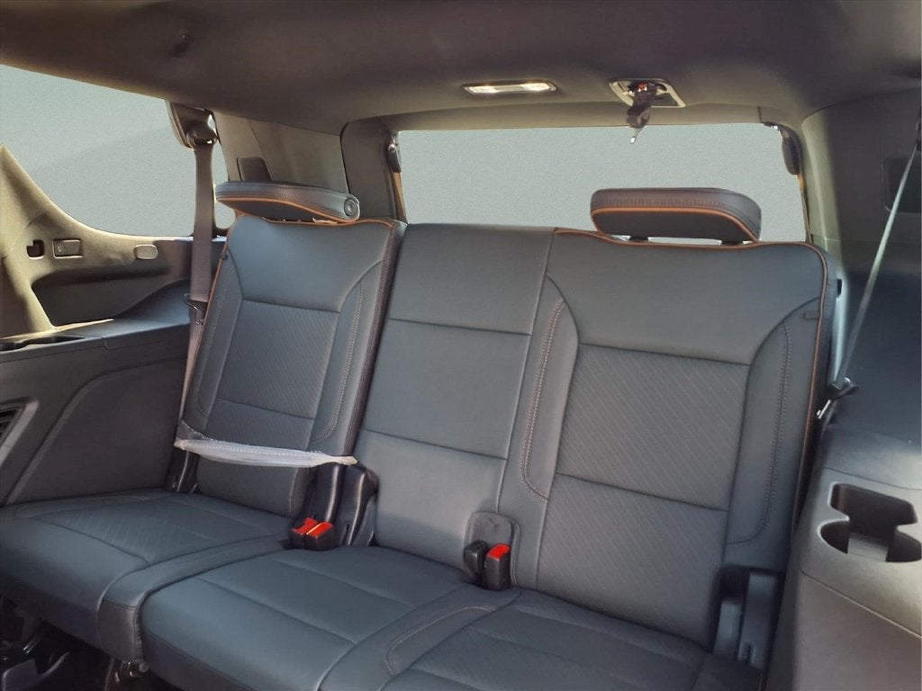 2026 GMC Yukon AT4 Black Widow