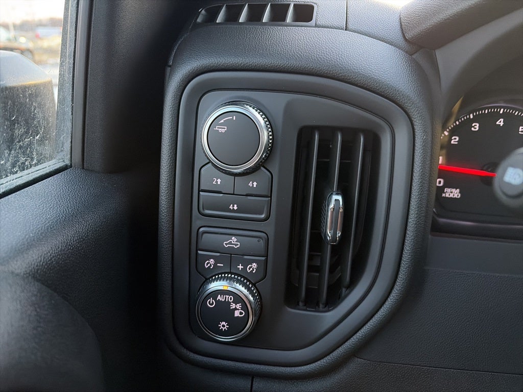 2025 GMC Sierra 2500HD Pro