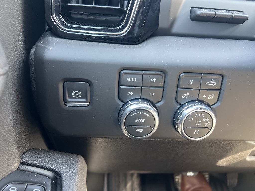 2026 GMC Sierra 2500HD AT4