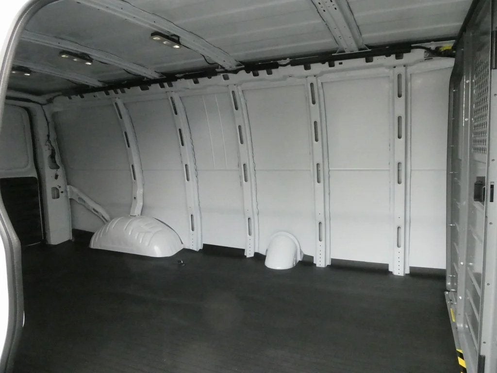 2025 GMC Savana 2500 Work Van