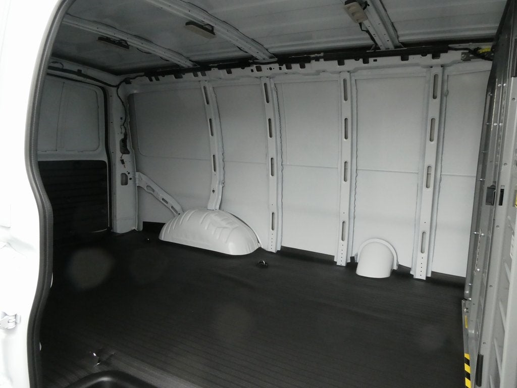 2025 GMC Savana 3500 Work Van