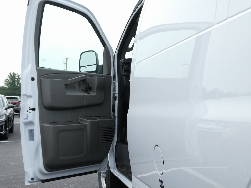 2025 GMC Savana 3500 Work Van