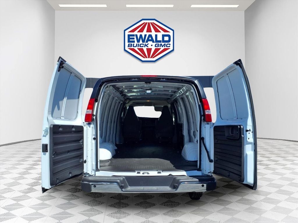 2026 GMC Savana 3500 Work Van