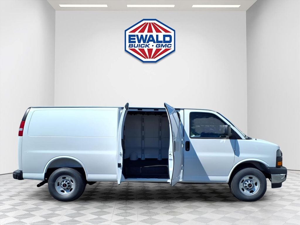 2026 GMC Savana 3500 Work Van