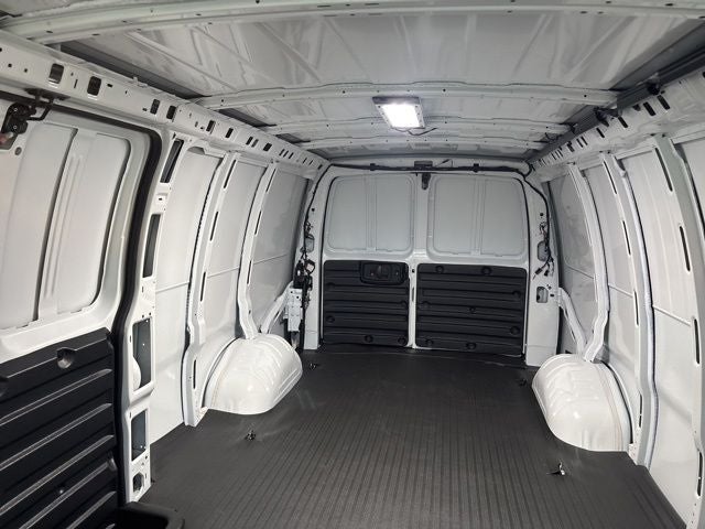 2026 GMC Savana 3500 Work Van