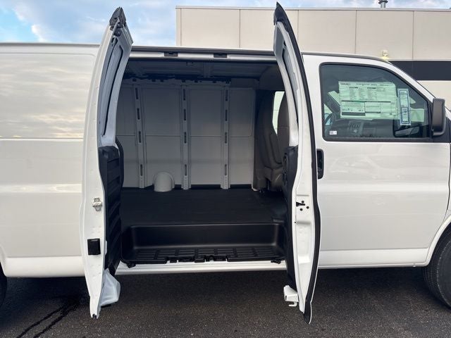 2026 GMC Savana 3500 Work Van