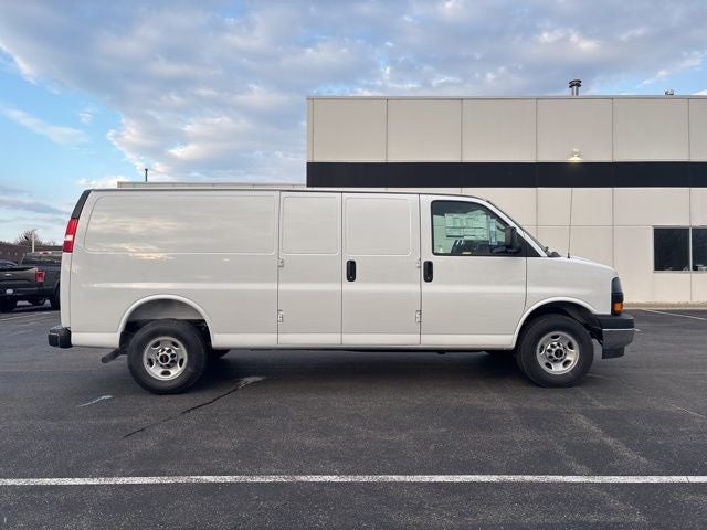 2026 GMC Savana 3500 Work Van