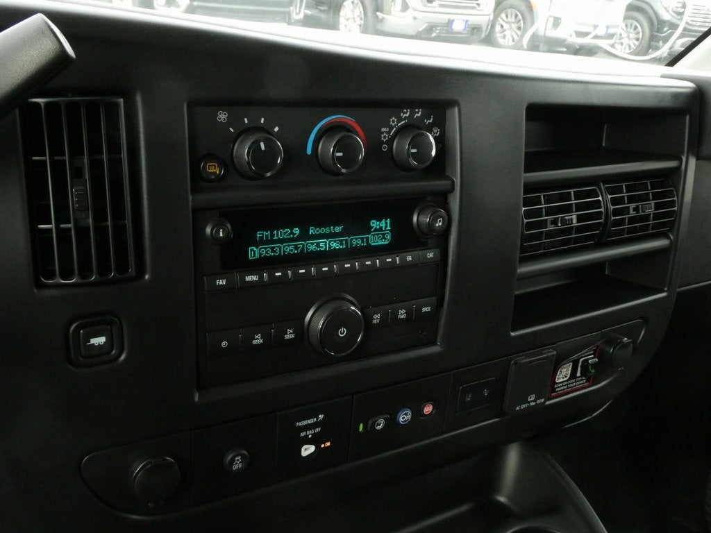 2025 GMC Savana 3500 Work Van