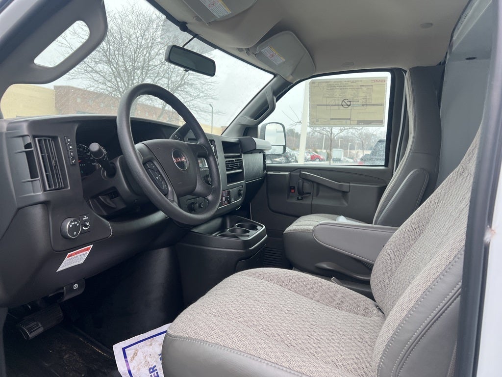 2025 GMC Savana 3500 Work Van