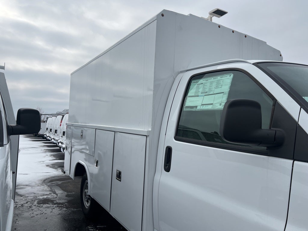 2025 GMC Savana 3500 Work Van