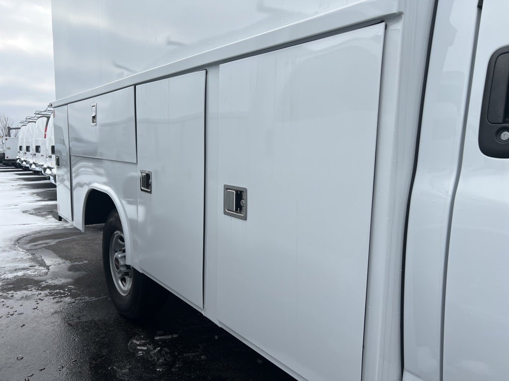 2025 GMC Savana 3500 Work Van