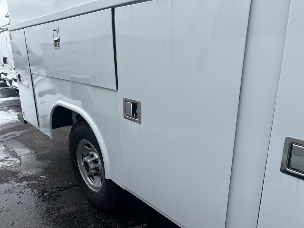 2025 GMC Savana 3500 Work Van