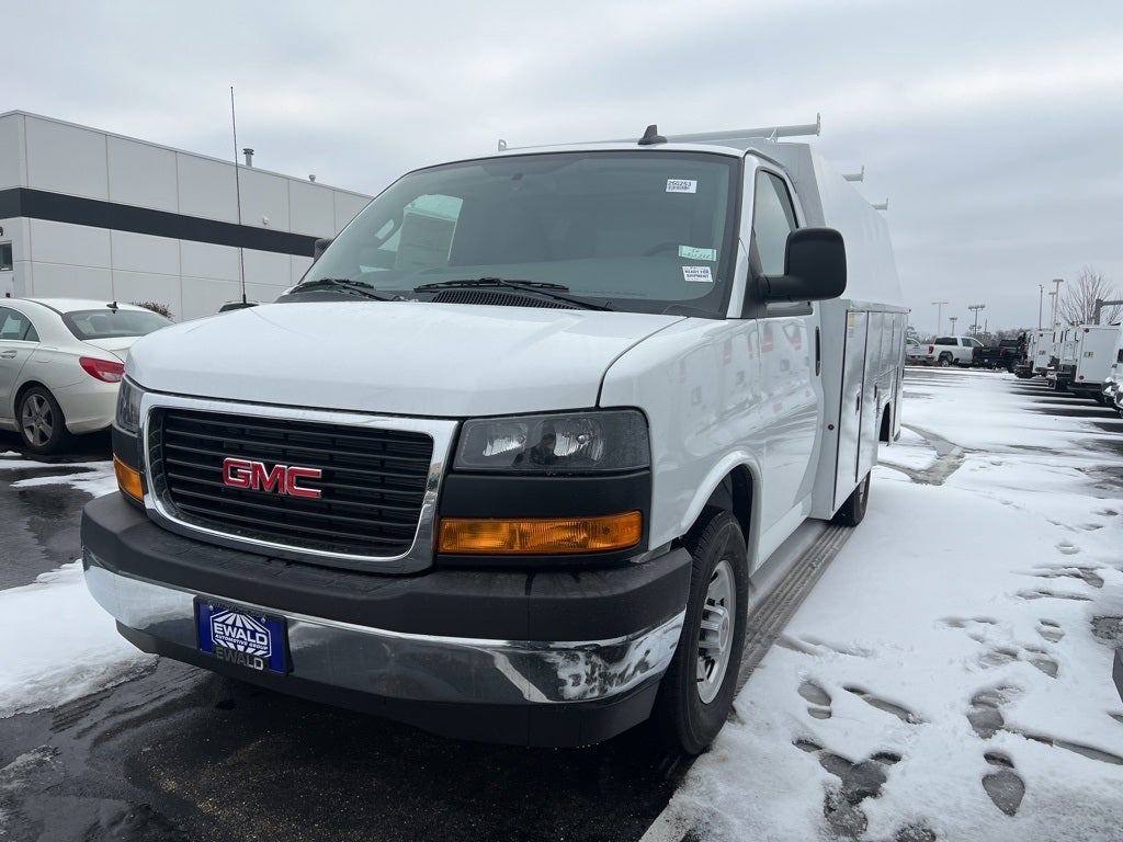2025 GMC Savana 3500 Work Van