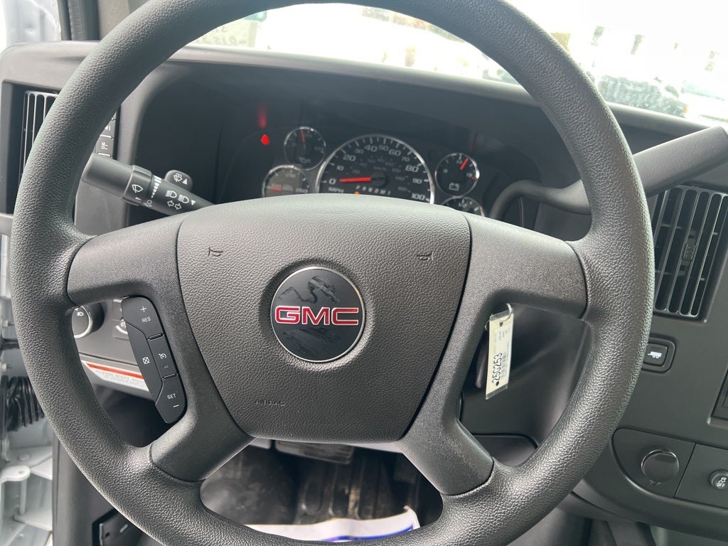 2025 GMC Savana 3500 Work Van