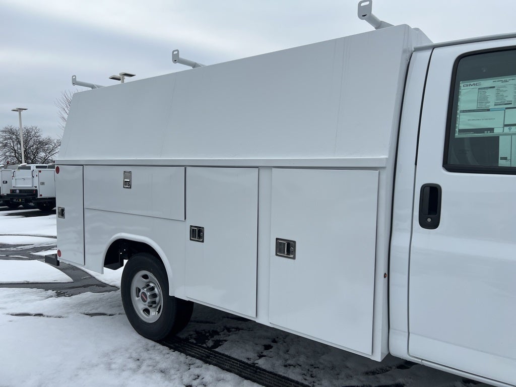 2025 GMC Savana 3500 Work Van