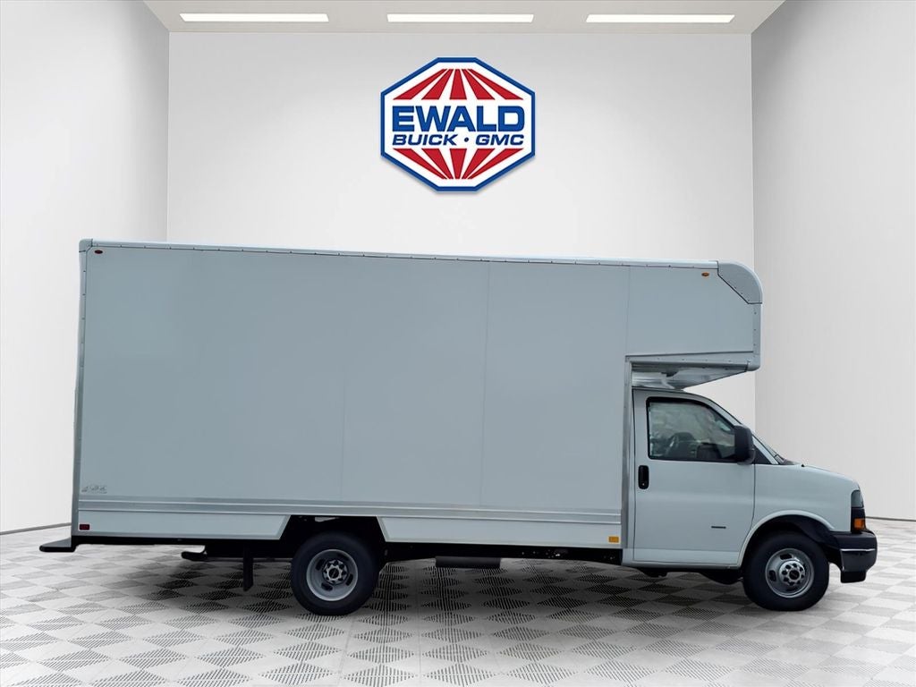 2026 GMC Savana 3500 Work Van