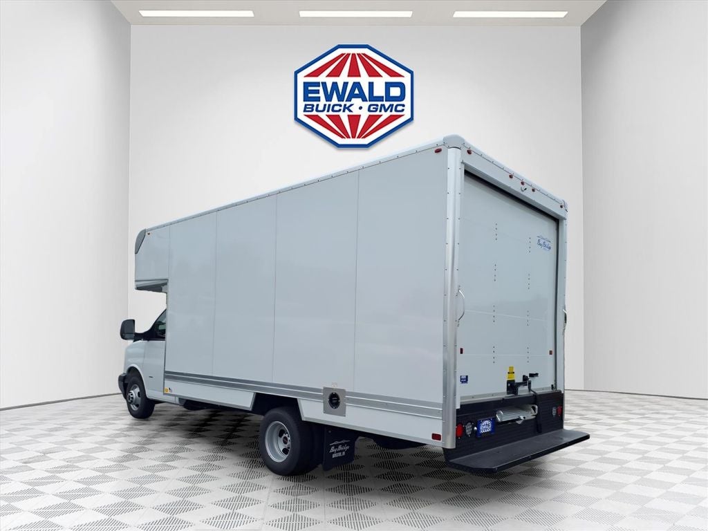2026 GMC Savana 3500 Work Van