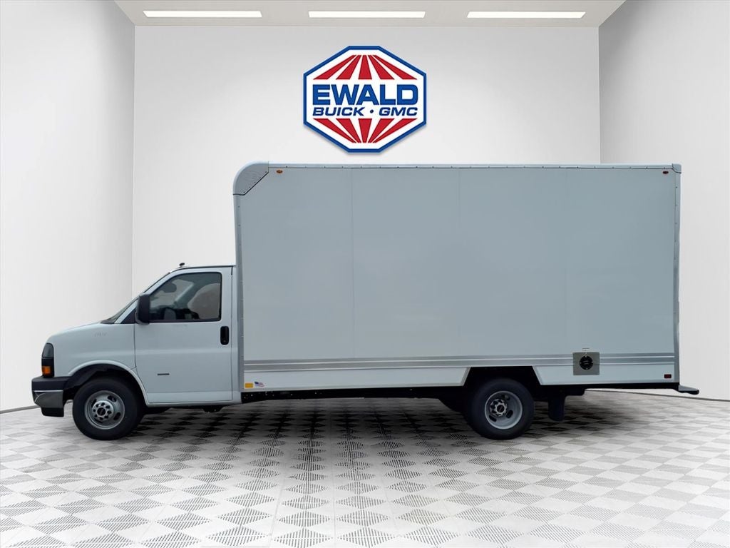2026 GMC Savana 3500 Work Van