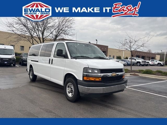 2024 Chevrolet Express 3500 LT Passenger